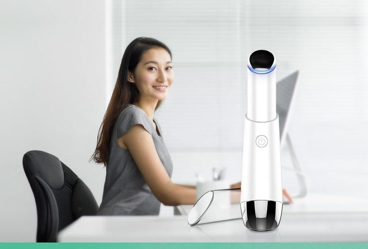 Electric eye massager pen for wrinkles and dark circles.